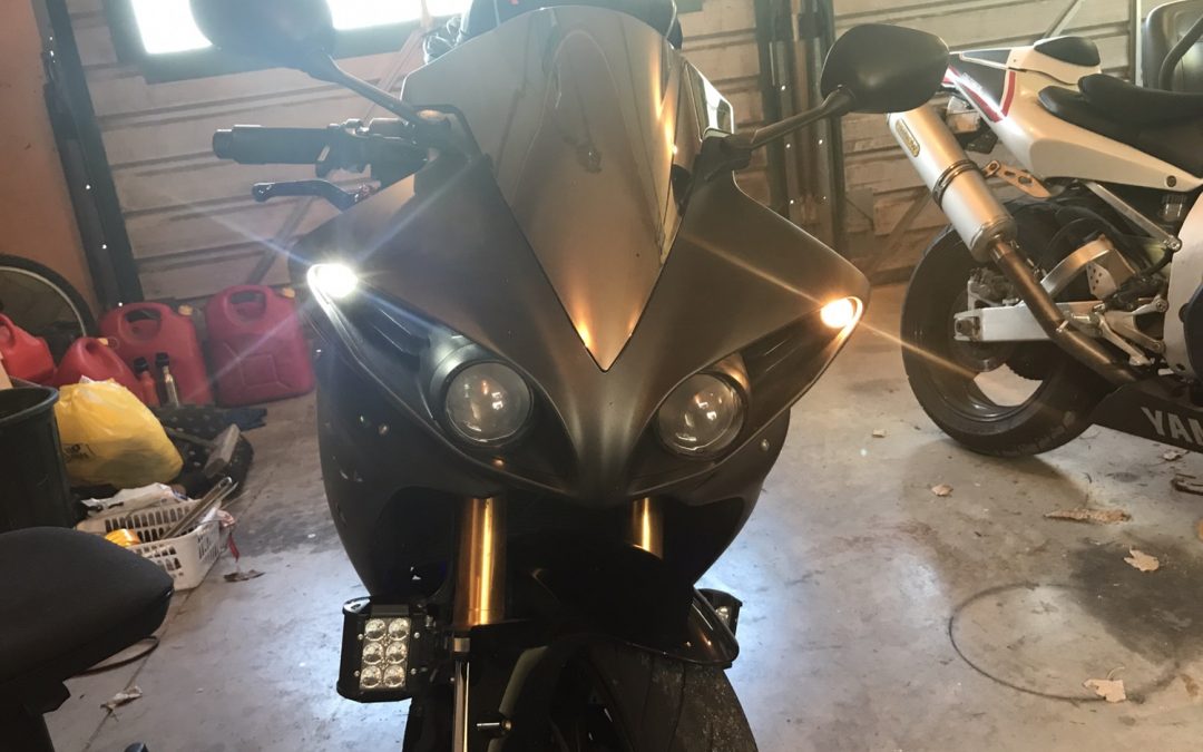 LED side light fit out on the 2011 R1 (09-11)